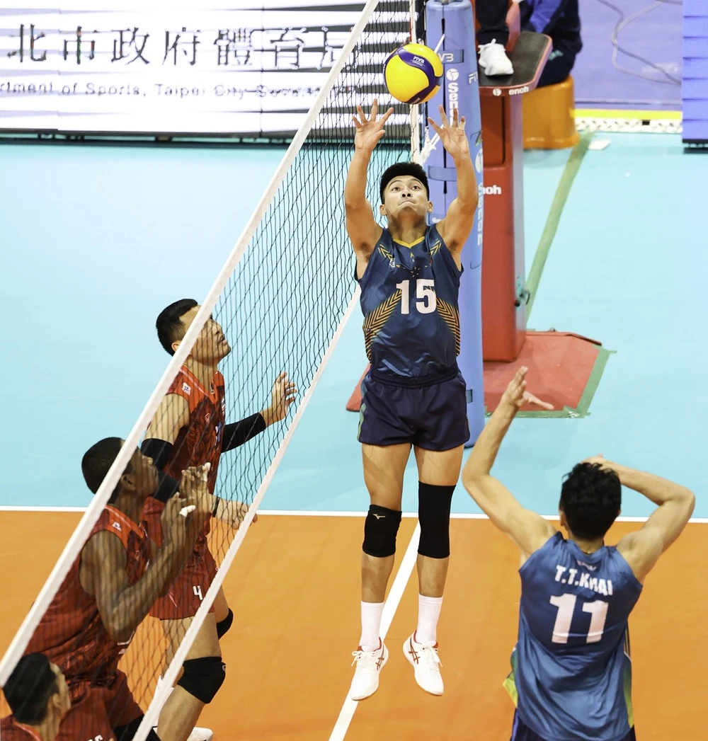 Vị trí chuyền 2 là vị trí quan trọng mà đội tuyển bóng chuyền nam Việt Nam sẽ sử dụng cầu thủ có kinh nghiệm. Ảnh: AVC bong chuyen 33333.jpg