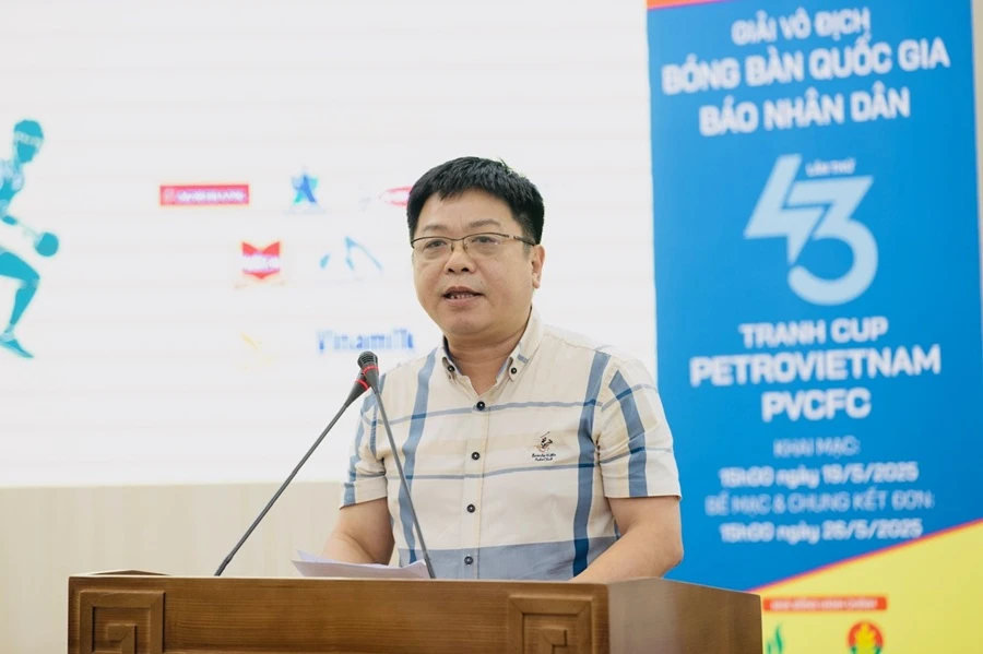 Phó Tổng biên tập báo Nhân Dân, nhà báo Quế Đình Nguyên, thông tin về giải. Ảnh: ND IMG_4868.jpg