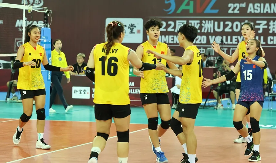 Các cầu thủ có chuyên môn tốt nhất đều được tập trung đội tuyển bóng chuyền nữ trẻ Việt Nam. Ảnh: AVC bong cuyen 1.jpg