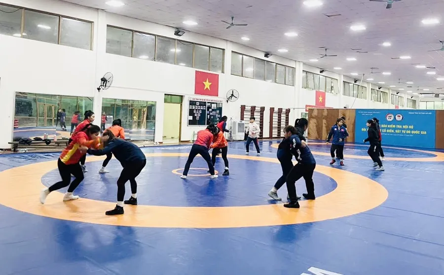 Tuyển thủ vật Việt Nam trở lại tập huấn giai đoạn thứ 2 để chuẩn bị chuyên môn kỹ lưỡng nhất. Ảnh: MINH MINH