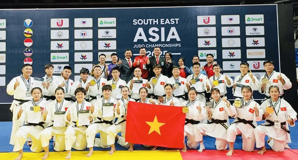 Võ sĩ đội tuyển judo Việt Nam đang thi đấu và có những kết quả huy chương đầu tiên tại Philippines. Ảnh: JUDOVIETNAM