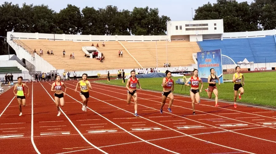 Các VĐV được thi đấu đảm bảo đúng quyền lợi của mình. Ảnh: MINH MINH