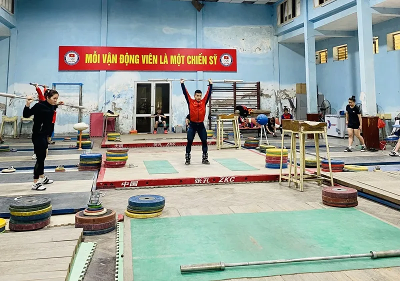 Tuyển thủ thể thao Việt Nam nỗ lực tập luyện, thi đấu giành thành tích cao và cũng có thưởng từ các quy định. Ảnh: MINH MINH