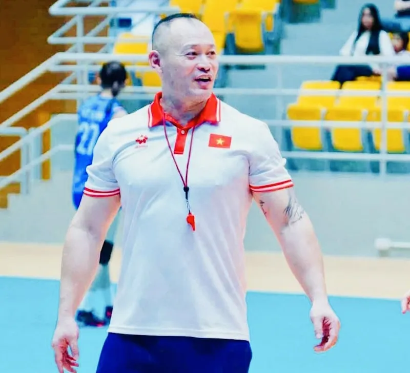 Chuyên gia thể lực Karl Lim sẽ trở lại Việt Nam vào cuối tháng 10. Ảnh: VFV