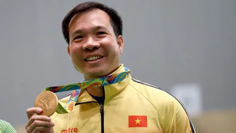 Xạ thủ Hoàng Xuân Vinh đã giành HCV đầu tiên cho thể thao Việt Nam tại đấu trường Olympic. Ảnh: CỤC TDTT VIỆT NAM