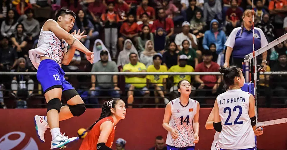 Trường hợp cầu thủ Đặng Thị Hồng (12) đã được Liên đoàn bóng chuyền Việt Nam họp kỹ lưỡng. Ảnh: FIVB