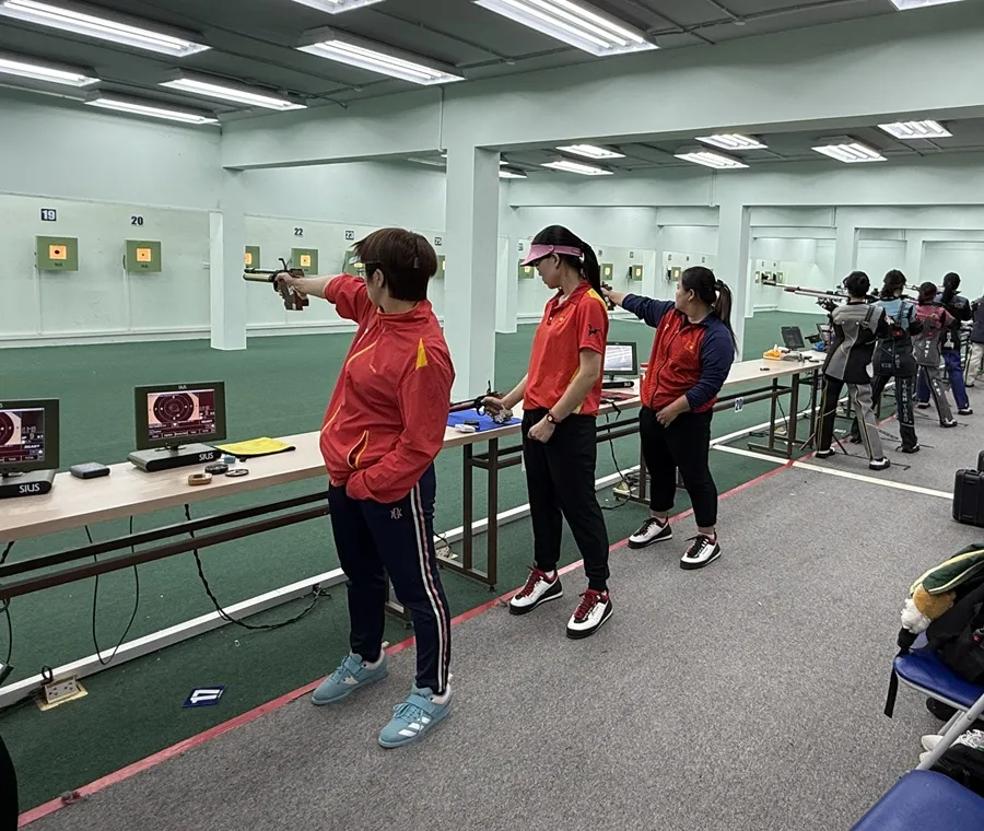 Các xạ thủ tập luyện kỹ lưỡng để vào thi đấu giải vô địch quốc gia 2025. Ảnh: MINH CHIẾN