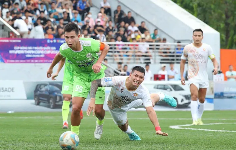 Các trận đấu Cúp bóng đá 7 người quốc gia luôn tạo sự hấp dẫn tới khán giả. Ảnh: VFB