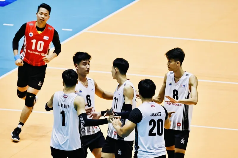 Đội Biên Phòng MB rất tập trung chuẩn bị cho trận chung kết giải năm nay. Ảnh: DŨNG PHƯƠNG