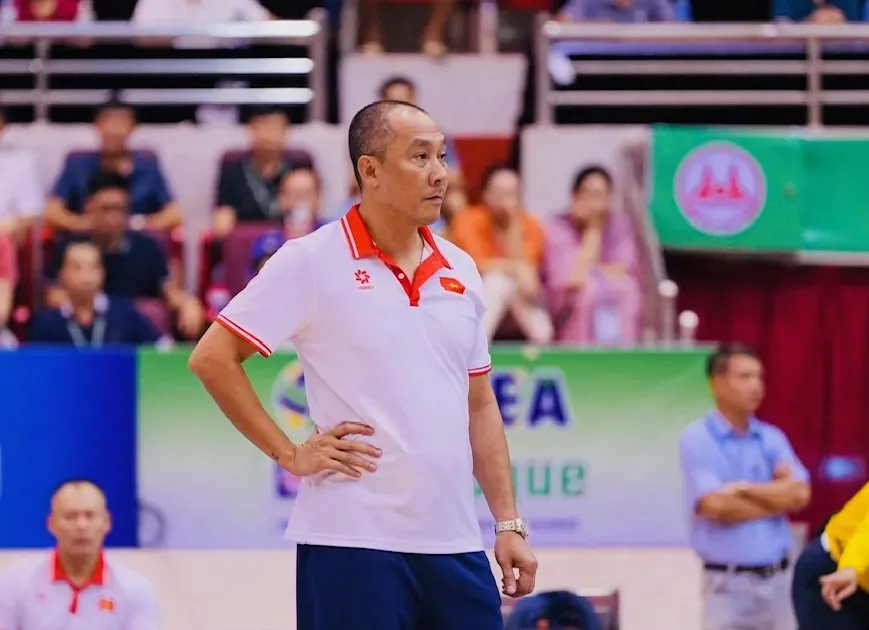 HLV Nguyễn Tuấn Kiệt và các học trò dự kiến tập huấn tại Quảng Ninh thời gian tới. Ảnh: SEA V.LEAGUE