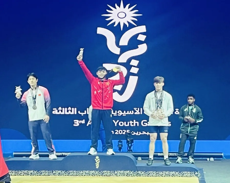 Lực sĩ Nguyễn Thành Duy giành HCV tại Đại hội thể thao trẻ châu Á 2025. Ảnh: TRUNG THÀNH