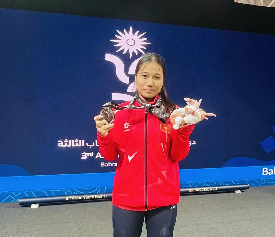 Lực sĩ Y Liên đã giành huy chương quan trọng cho đội cử tạ Việt Nam tại Đại hội thể thao trẻ châu Á 2025. Ảnh: VĂN THẮNG