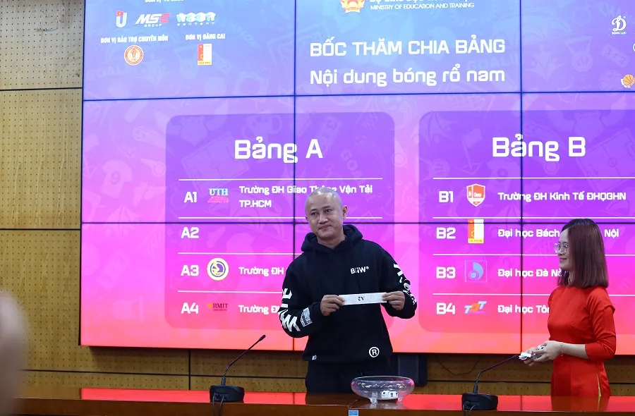 Ban tổ chức bốc thăm bảng đấu vòng chung kết giải bóng rổ sinh viên toàn quốc 2025. Ảnh: BỘ GD&ĐT