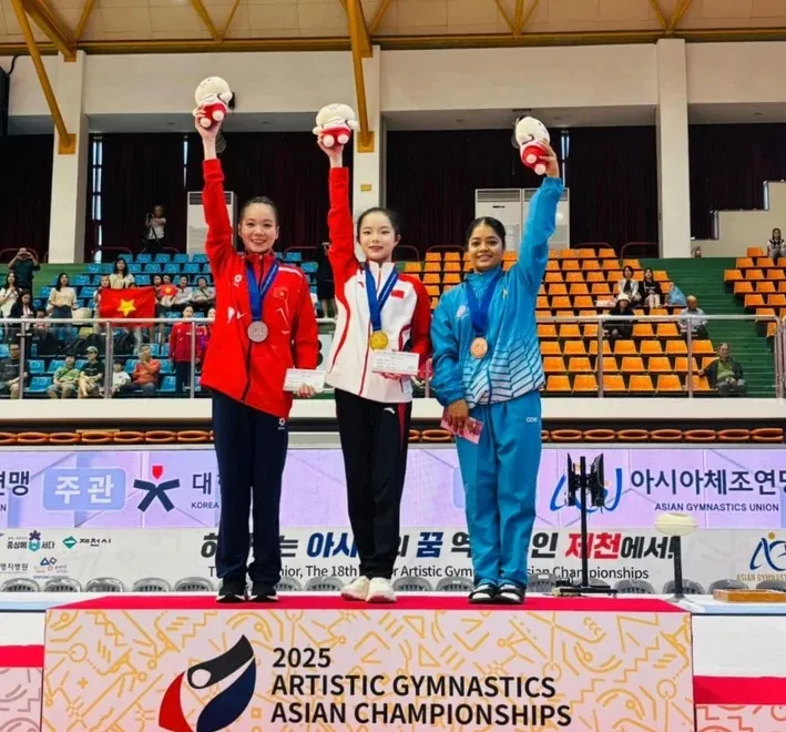 Tuyển thủ Quỳnh Như (áo đỏ) đang là gương mặt quan trọng nhất của đội tuyển TDDC Việt Nam. Ảnh: Q.NHƯ