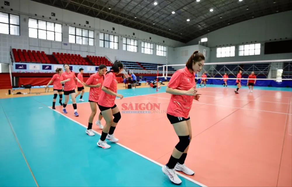Đội tuyển bóng chuyền nữ Việt Nam đang tích cực chuẩn bị chuyên môn cho SEA Games 33-2025. Ảnh: DŨNG PHƯƠNG