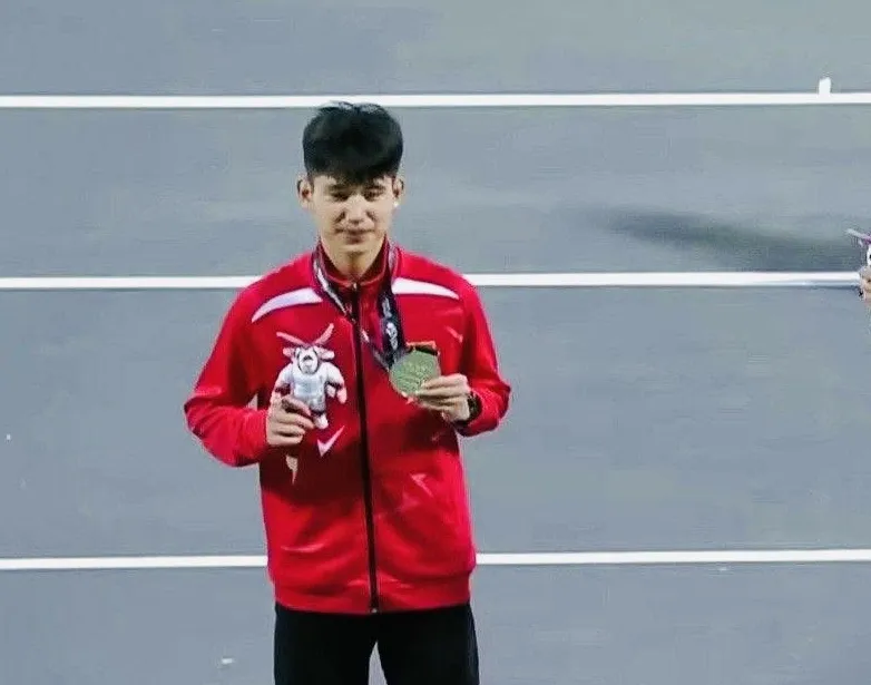 Bùi Tuấn Tú tiếp tục giành HCB môn điền kinh tại Đại hội thể thao học sinh Đông Nam Á 2025 sau khi có HCB ở Đại hội thể thao trẻ châu Á 2025 mới đây. Ảnh: T.TÚ