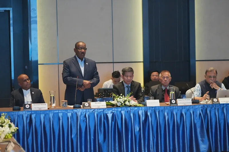 Chủ tịch Liên đoàn điền kinh châu Á đã chủ trì Hội nghị lần này tổ chức ở Việt Nam. Ảnh: VCT