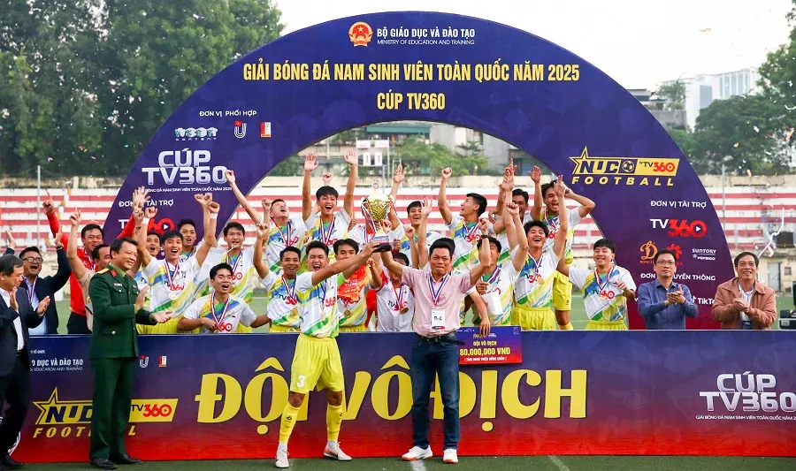 Đội bóng Đại học Huế đã lên ngôi vô địch xứng đáng ở giải đấu năm nay. Ảnh: XUÂN HOÀNG