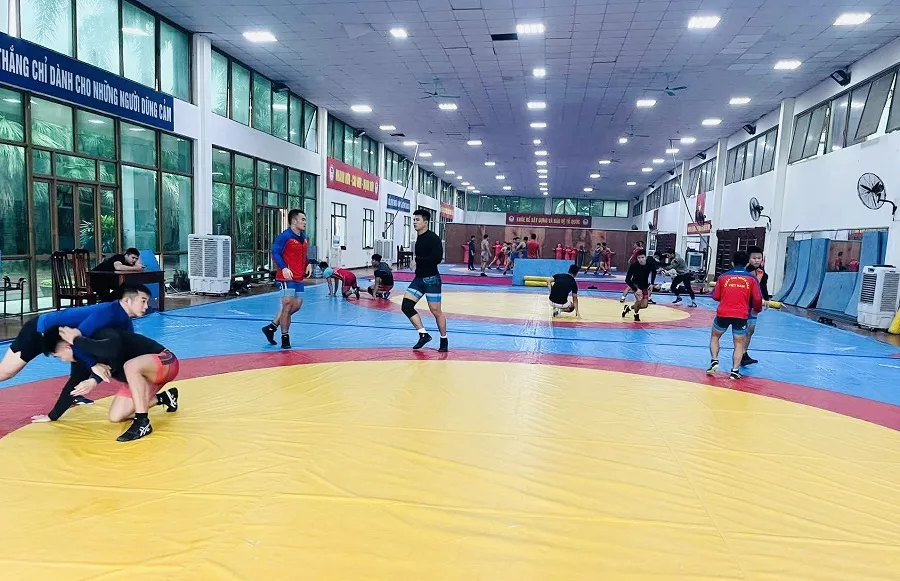 Đội tuyển vật Việt Nam tập trung chuẩn bị chuyên môn cho SEA Games 33-2025. Ảnh: MINH MINH