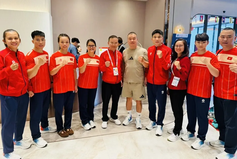 Đội tuyển MMA Việt Nam đã được lãnh đạo Đoàn thể thao Việt Nam động viên thi đấu. Ảnh: ĐOÀN TTVN