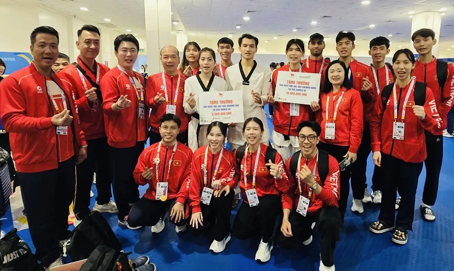 Đội tuyển taekwondo Việt Nam về nước sau chương trình thi đấu tại SEA Games 33-2025. Ảnh: ĐOÀN TTVN