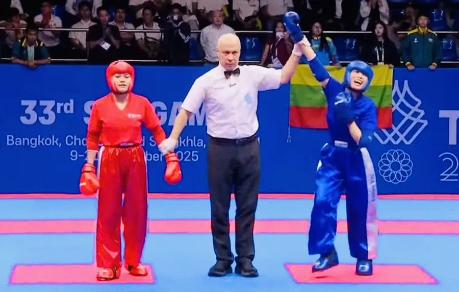 Thùy Giang (xanh) đã có chiến thắng tại SEA Games 33-2025. Ảnh: ĐOÀN TTVN