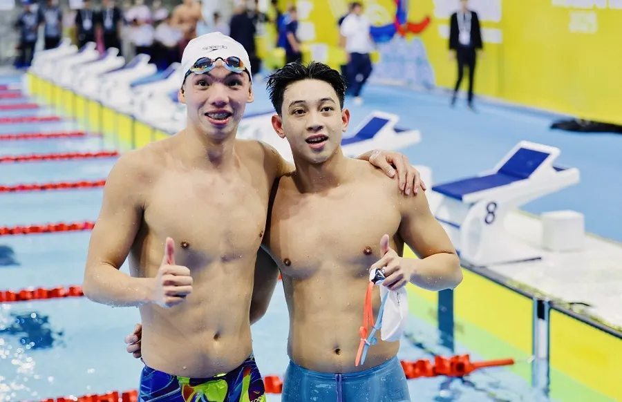 Mai Trần Tuấn Anh và Nguyễn Huy Hoàng từng thi đấu nội dung 1.500m ở bể bơi mái che và giành được huy chương. Ảnh: DŨNG PHƯƠNG
