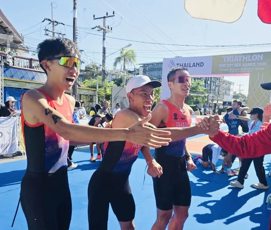 VĐV duathlon Việt Nam giành HCV đồng đội nam tại SEA Games 33-2025. Ảnh: MINH MINH