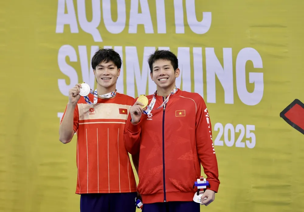 Trần Hưng Nguyên và Nguyễn Quang Thuấn là 2 tuyển thủ tiêu biểu của đội tuyển bơi Việt Nam tại SEA Games 33-2025. Ảnh: DŨNG PHƯƠNG