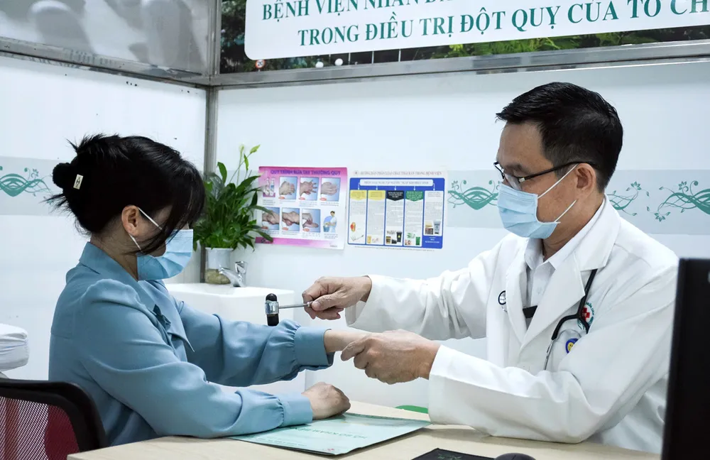 No luc kham benh-h-14.jpg