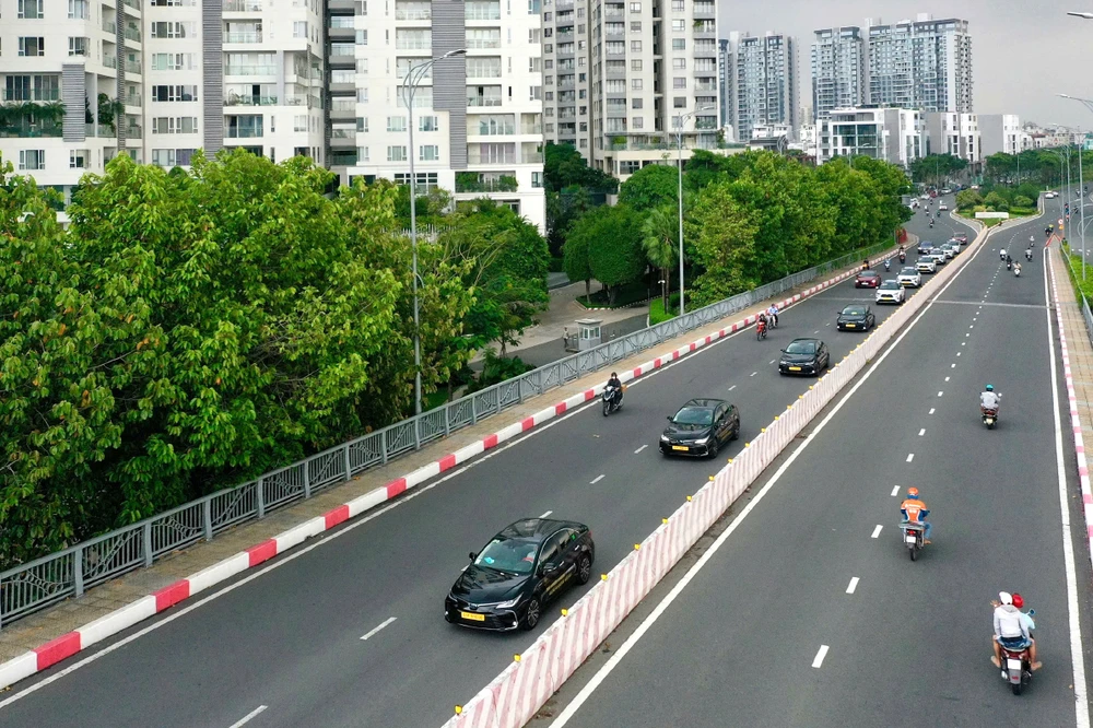 Một góc khu đô thị đảo kim cương (TP Thủ Đức) với hạ tầng giao thông đồng bộ, hiện đại. Ảnh: HOÀNG HÙNG TPHCM tu qua khu hao hung-h-5.jpg