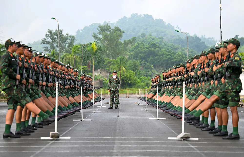 Cùng với các lực lượng tham gia luyện tập, các chiến sĩ trẻ thuộc Quân đoàn 5 hàng ngày phải hoàn thành “giáo án” tương đối nặng psa-anh12-dsc-3380-7947-2439.jpg.jpg