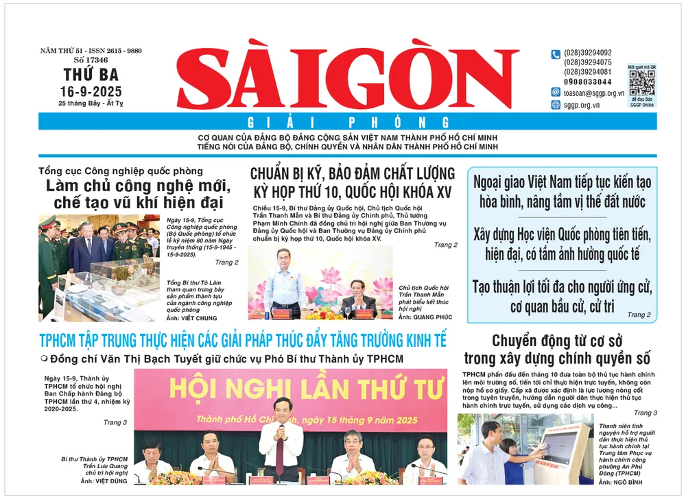 Đồng chí Trần Lưu Quang và các đồng chí Thường trực Thành ủy chủ trì Hội nghị Ban Chấp hành Đảng bộ TPHCM lần thứ 4 nhiệm kỳ 2020-2025. Trong ảnh: Trang 1 Báo SGGP ngày 16-9 Dau an nhiem ky-p3-hinh.jpg
