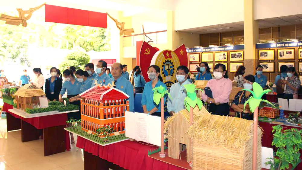 Một góc Không gian văn hóa Hồ Chí Minh tại Liên đoàn Lao động TP Thủ Đức. Ảnh: THU HƯỜNG chu-de_IOAL.jpg.jpg