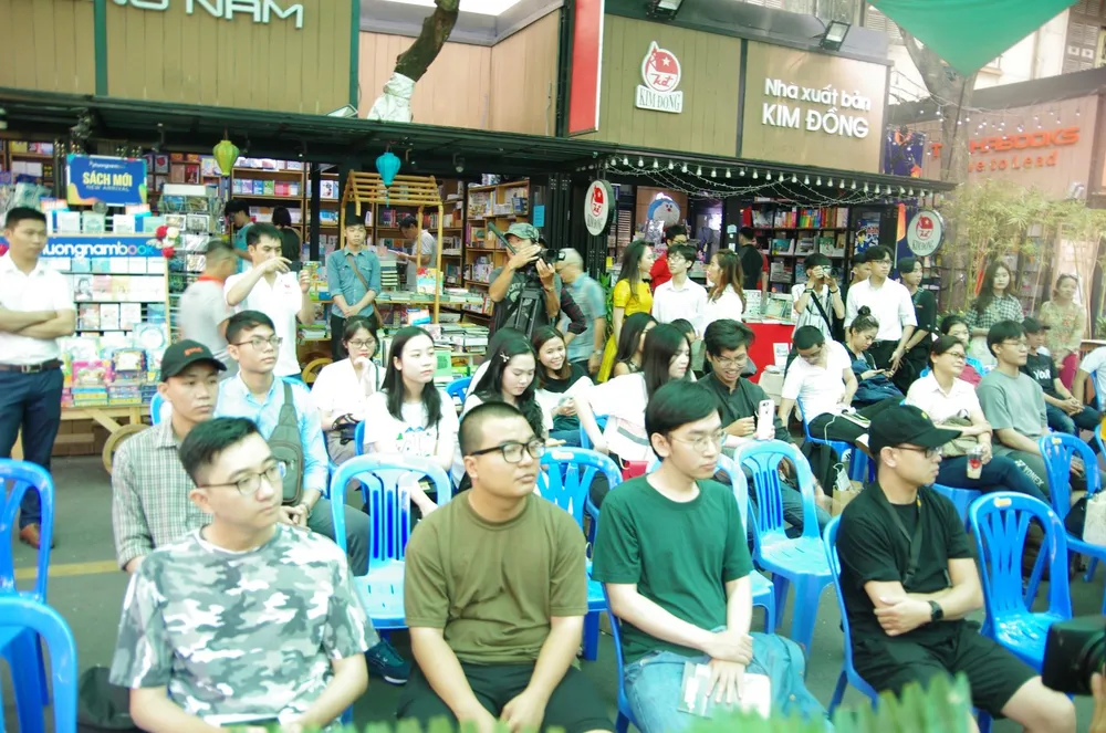 Nữ tác giả 9X ra mắt sách định hình phong cách sống cho bạn trẻ ảnh 4