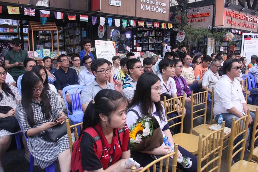 Tọa đàm “Cuộc viễn chinh Nam kỳ năm 1861” thu hút nhiều bạn trẻ tham dự  ảnh 4