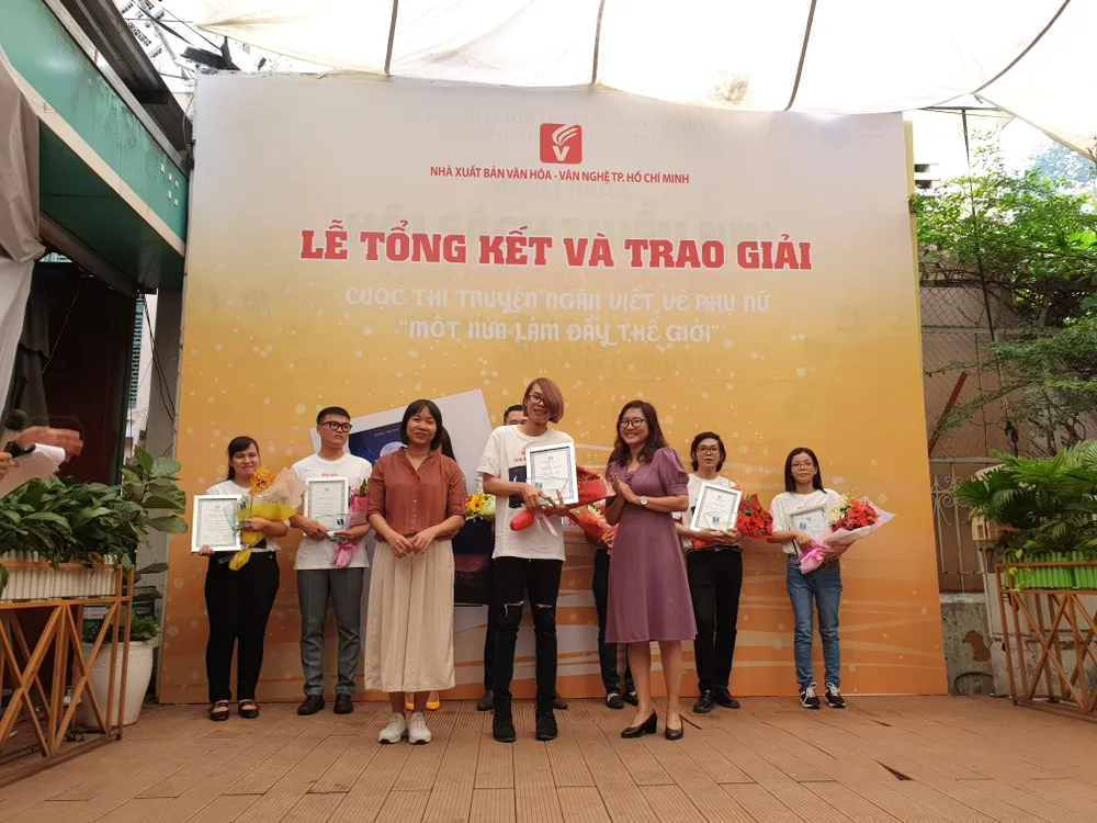 Truyện ngắn “Tràng Phan” đoạt giải nhất cuộc thi “Một nửa làm đầy thế giới” ảnh 1