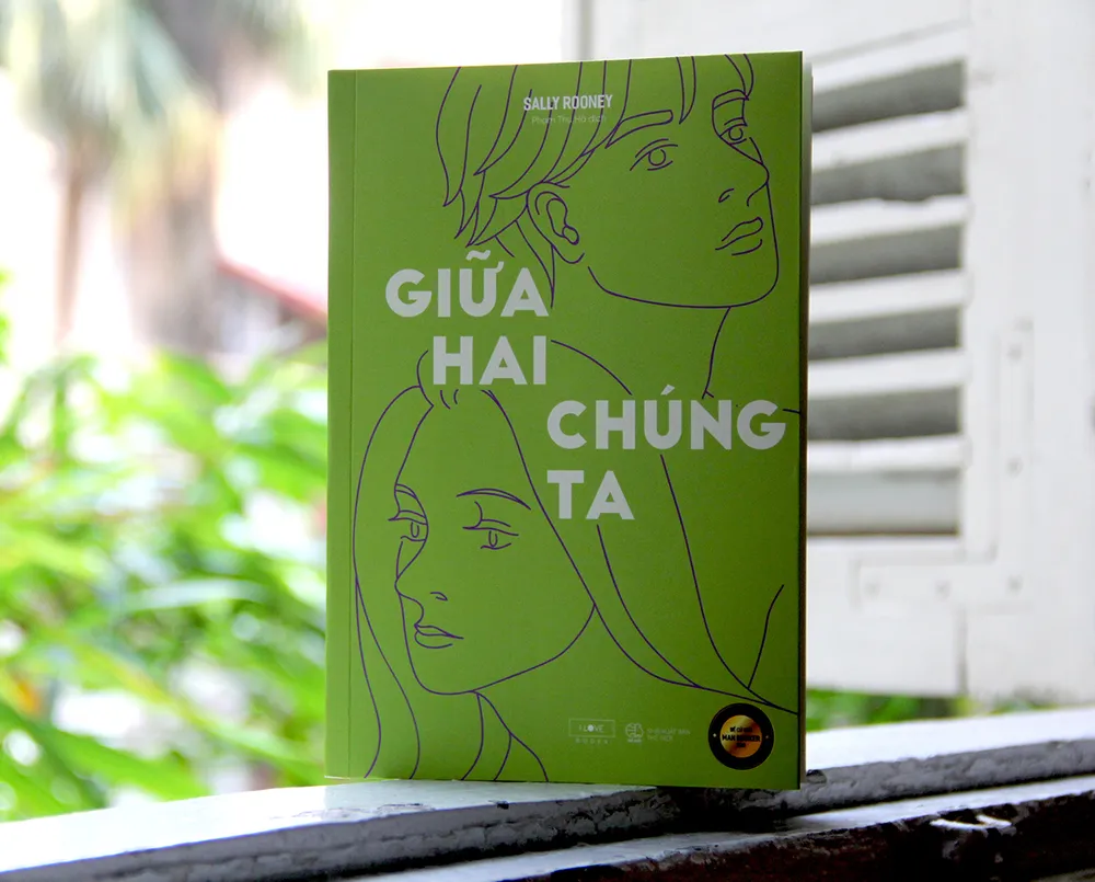 Một tuổi trẻ khát khao được yêu thương và ngập tràn nỗi đau trong “Giữa hai chúng ta“ ảnh 1 Một tuổi trẻ khát khao được yêu thương và ngập tràn nỗi đau trong “Giữa hai chúng ta“ ảnh 1