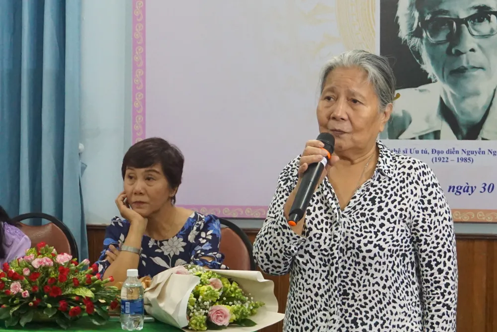 Nhiều nghệ sĩ xúc động trong buổi ra mắt sách về NSƯT Nguyễn Ngọc Bạch ảnh 4