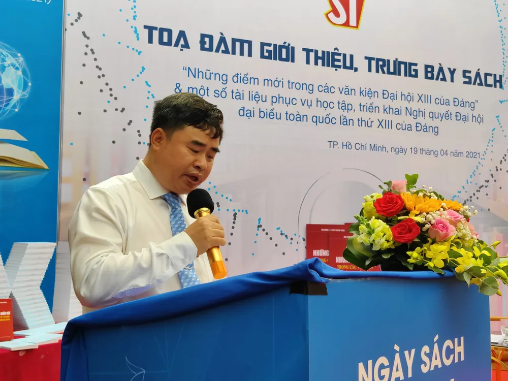 Tọa đàm giới thiệu sách Những điểm mới trong các văn kiện Đại hội XIII của Đảng ảnh 1