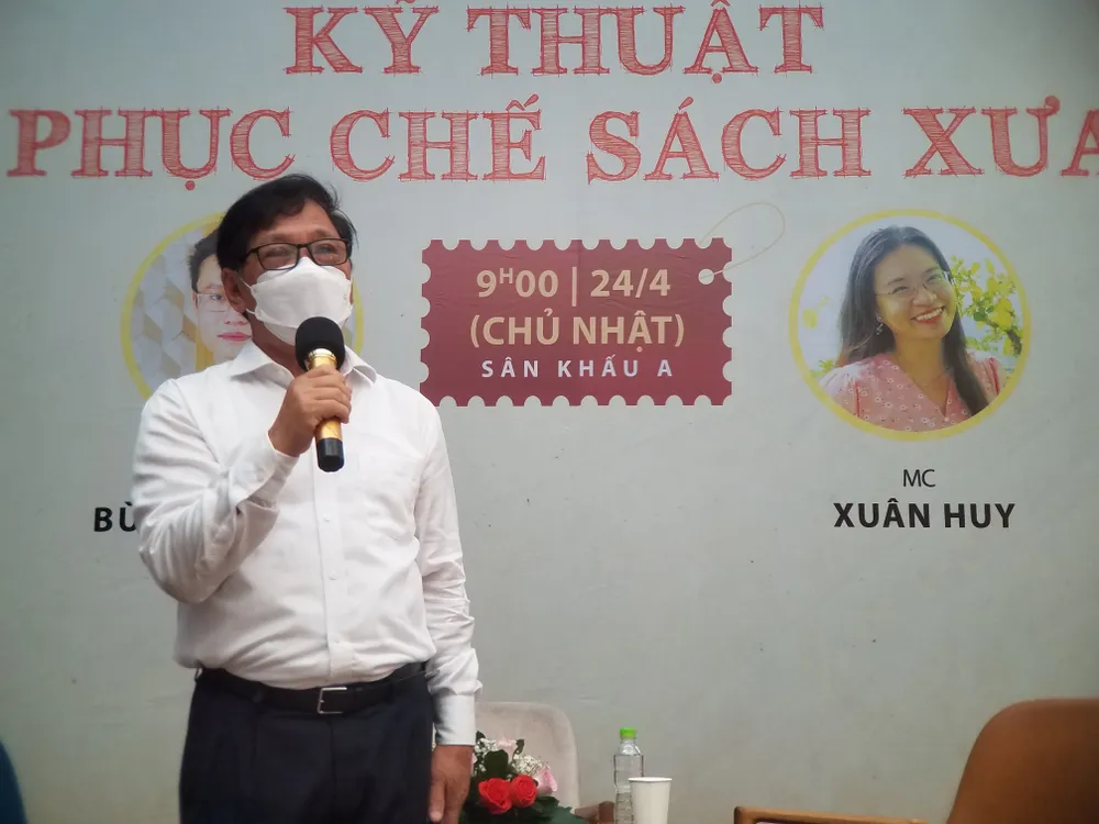 Đường sách TPHCM có thêm gian hàng phục chế và đóng sách nghệ thuật ảnh 4