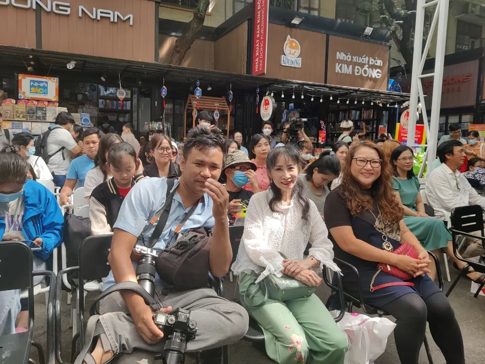 Cuộc hội ngộ của những trang viết thanh xuân  ảnh 3