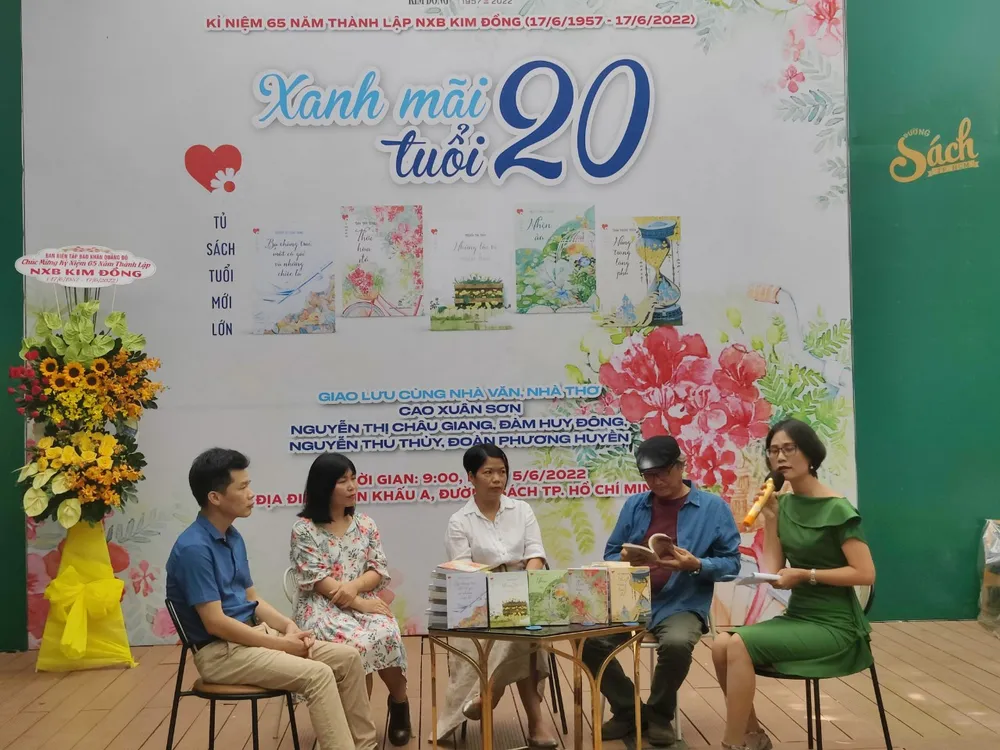 Cuộc hội ngộ của những trang viết thanh xuân  ảnh 1