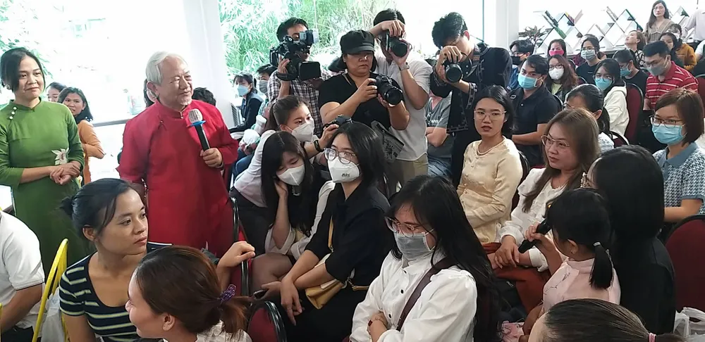 GS Phan Văn Trường: “Cuộc sống lý tưởng nhất là thuận tự nhiên”  ảnh 3