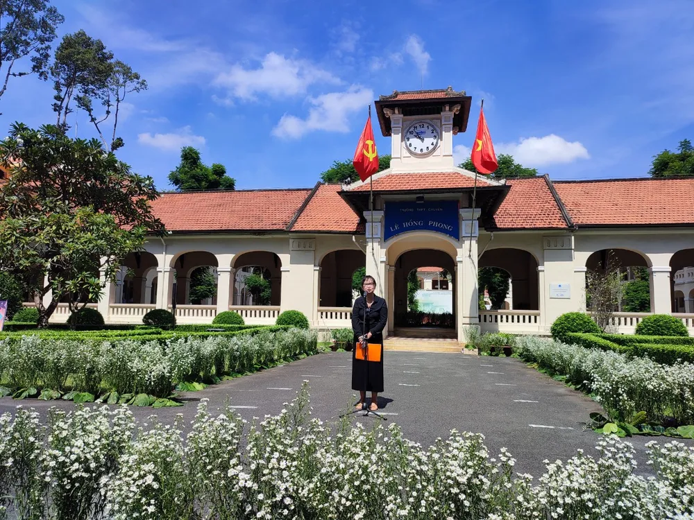 Tưởng nhớ một năm ngày nhà văn Lê Văn Nghĩa đi xa  ảnh 3 Tưởng nhớ một năm ngày nhà văn Lê Văn Nghĩa đi xa  ảnh 3