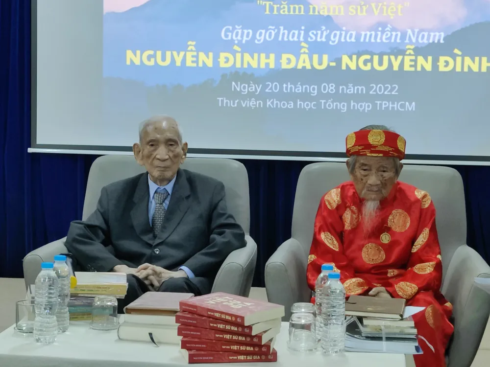 Hai sử gia trăm tuổi trò chuyện về lịch sử ảnh 1