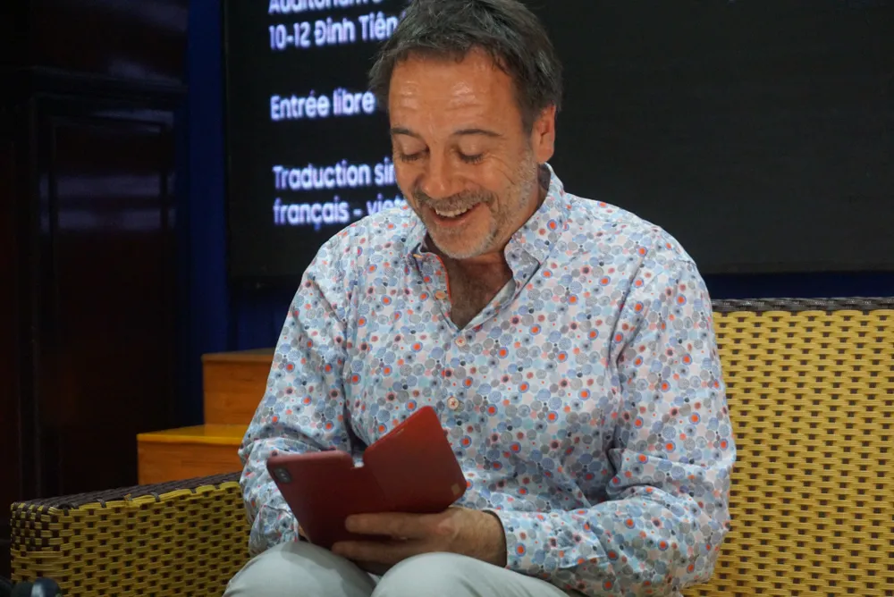 “Ông hoàng trinh thám” nước Pháp giao lưu với bạn đọc TPHCM ảnh 2