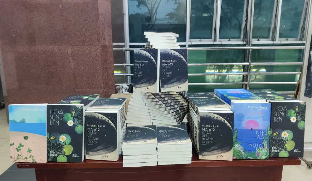 “Ông hoàng trinh thám” nước Pháp giao lưu với bạn đọc TPHCM ảnh 1