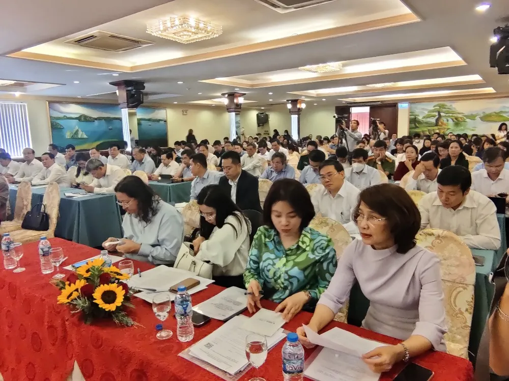 Đông đảo đại diện của các đơn vị xuất bản và phát hành trên cả nước đã về dự hội nghị