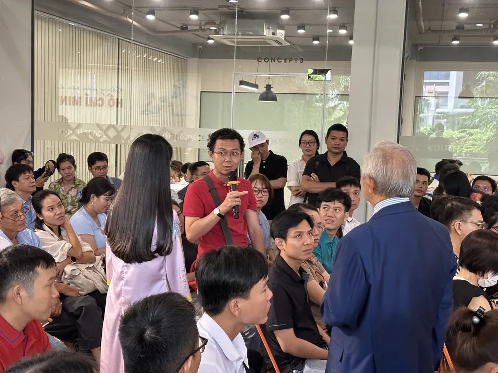 Một bạn đọc đặt câu hỏi với GS Phan Văn Trường Một bạn đọc đặt câu hỏi với GS Phan Văn Trường